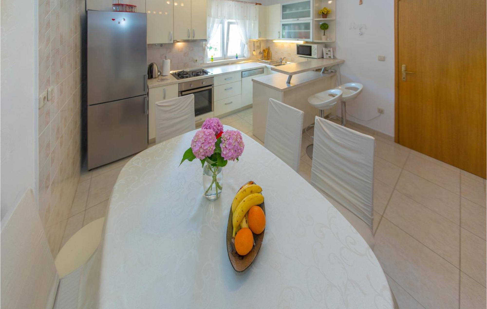 3 Bedroom Lovely Home In Plat Mlini Exterior foto