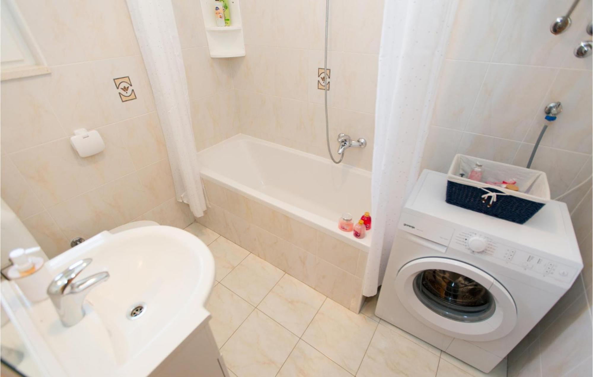 3 Bedroom Lovely Home In Plat Mlini Exterior foto